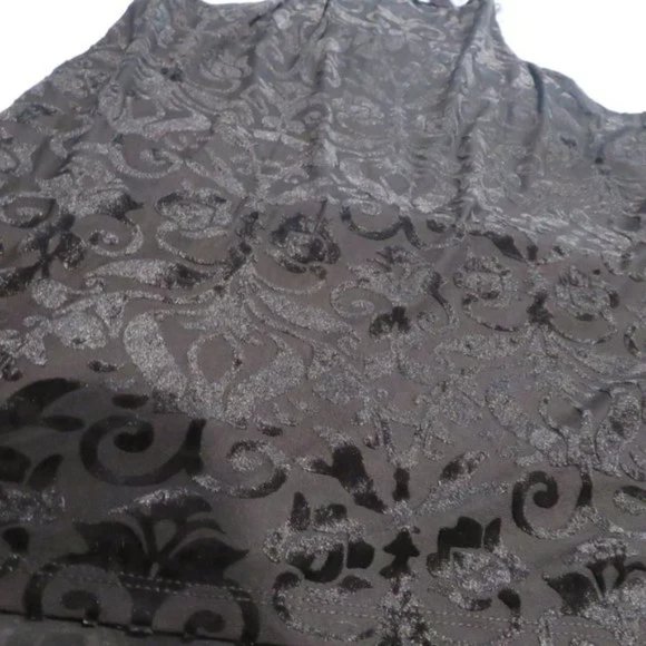 NWT Francesca's Black Velvet High Neck Top - Picture 4 of 5